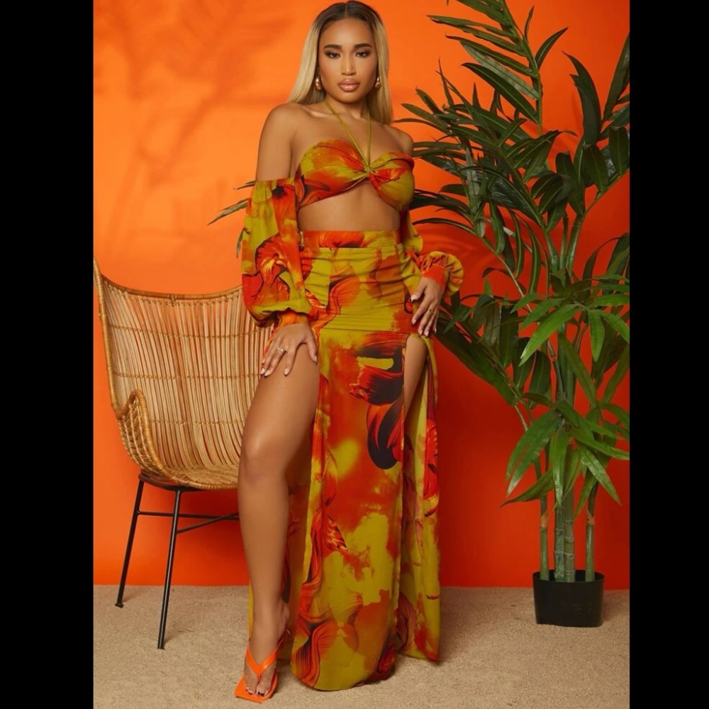 SHEIN Tie Dye Twist Front Top & M-Slit Hem Skirt Size 4 (Small)